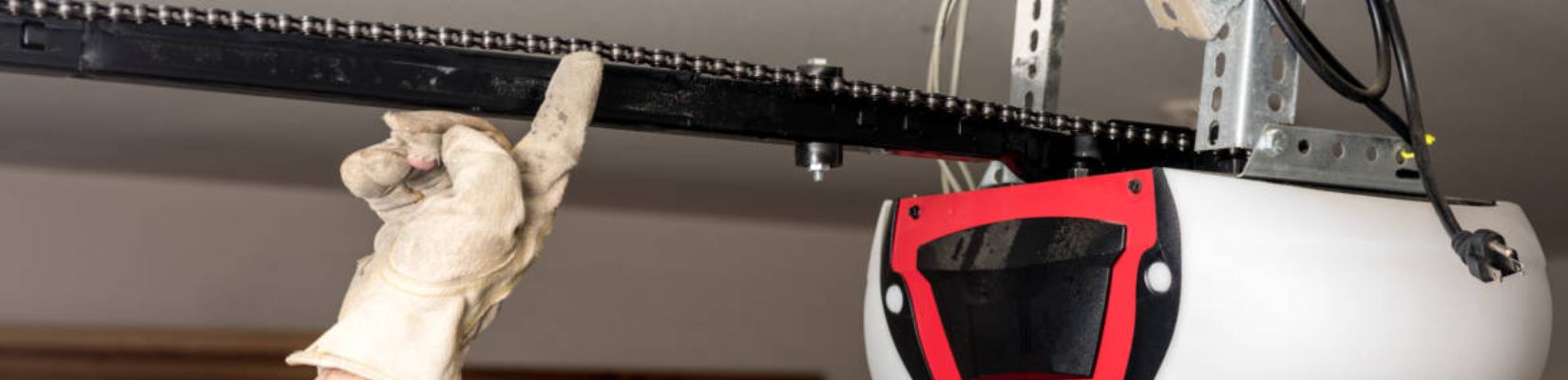 fixation rail porte garage
